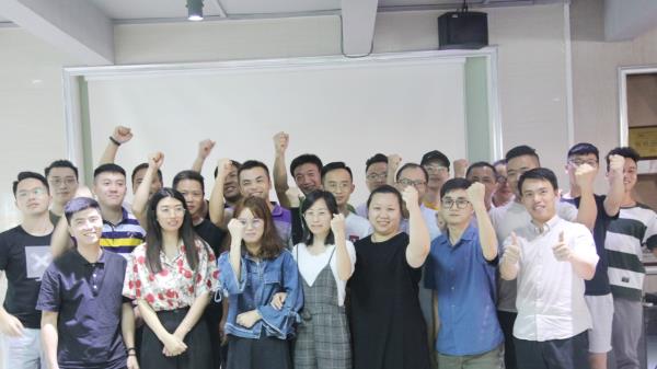 叼嘿大全视频2019年度冲刺誓师启动会